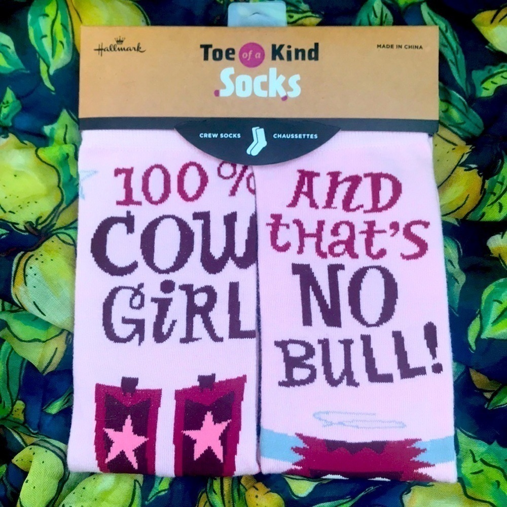 Brand New Hallmark Toe of a Kind 100% Cowgirl and That’s No Bull Pink Crew Socks